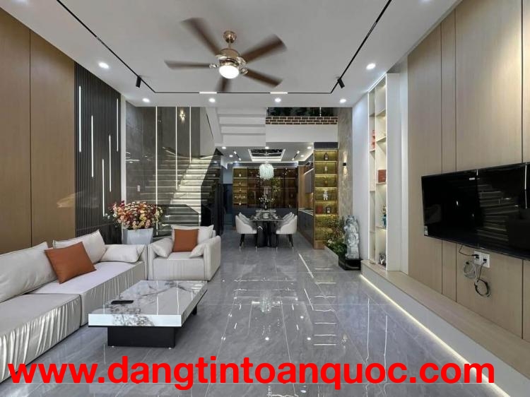 **Bán nhà HXH 254 Âu Cơ, phường 9, Tân Bình (4*18) 5 tầng nhà đẹp