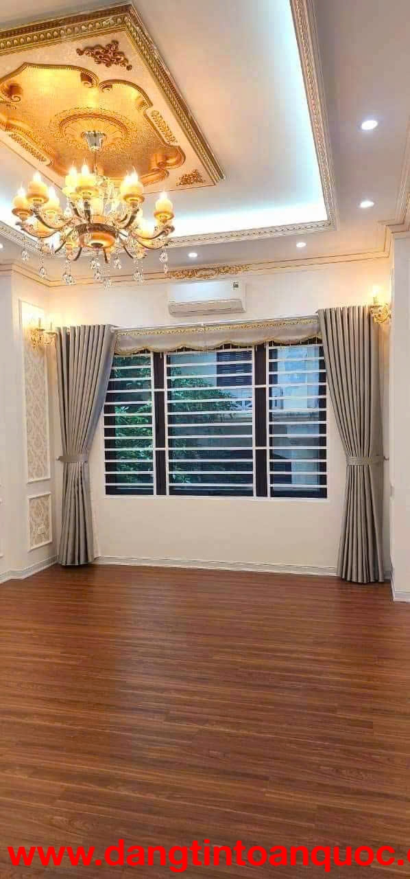 Bán nhà phố Trần Duy Hưng thang máy giá 13,9tỷ