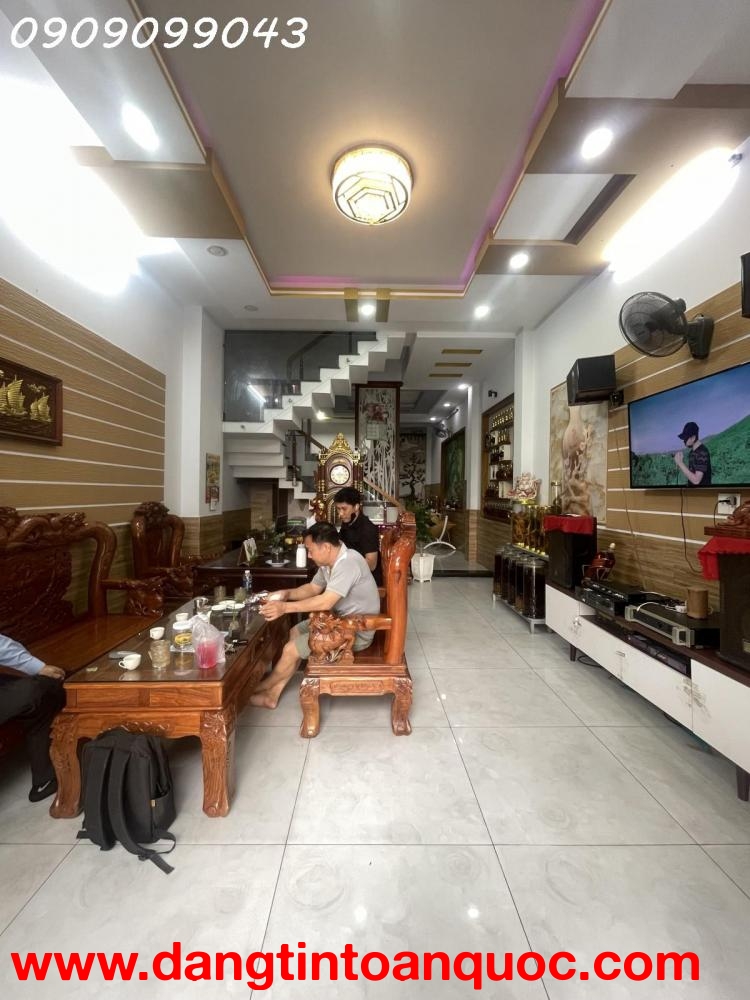 NHÀ ĐẸP-KIÊN CỐ VÀO Ở NGAY-TẶNG FULL NỘI THẤT
ĐƯỜNG NHỰA 13m CÓ LÊ-KHU DÂN TRÍ TOÀN NHÀ CAO TẦNG
ĐƯỜ