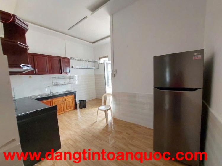 Cho thuê nhà 3 phòng ngủ đường Trạng Trình phường 9 Đà Lạt giá 8 triệu