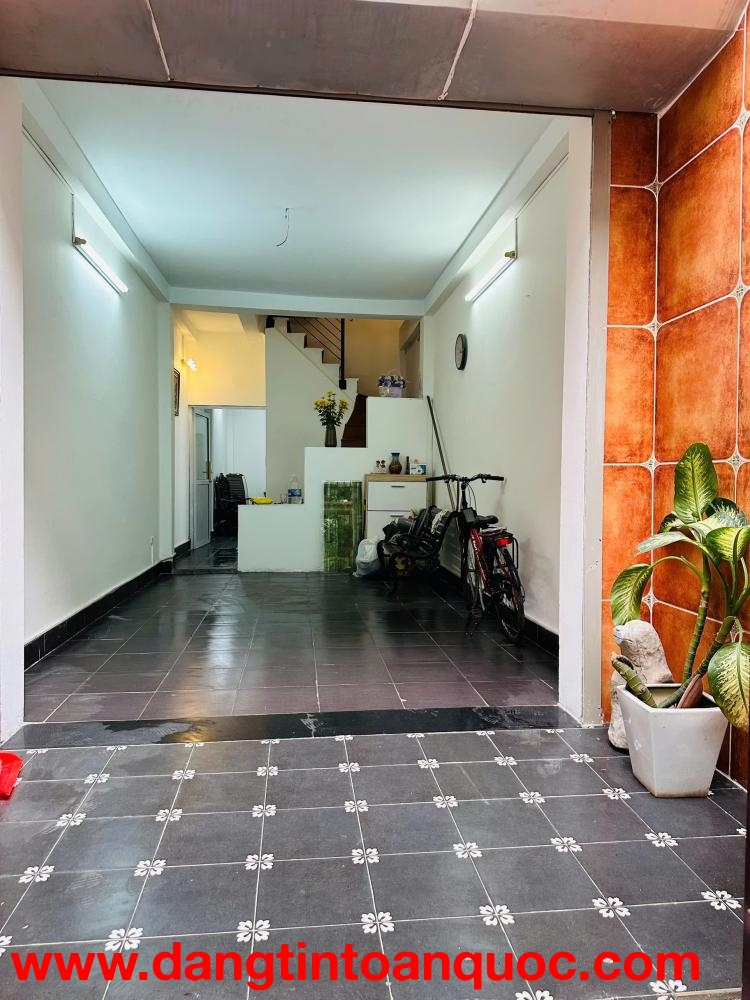 CHO THUÊ TẦNG 1 NHÀ RIÊNG 52.5M² – MẶT TIỀN THOÁNG – NGÕ THỊNH QUANG, ĐỐNG ĐA, HÀ NỘI