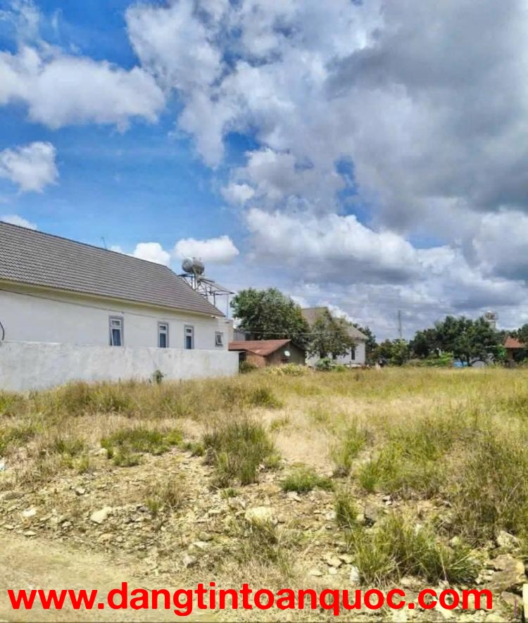 Bán 726m2 đất Thị Trấn Liên Nghĩa - xã Đức Trọng - Lâm Đồng giá 9.5 tỷ