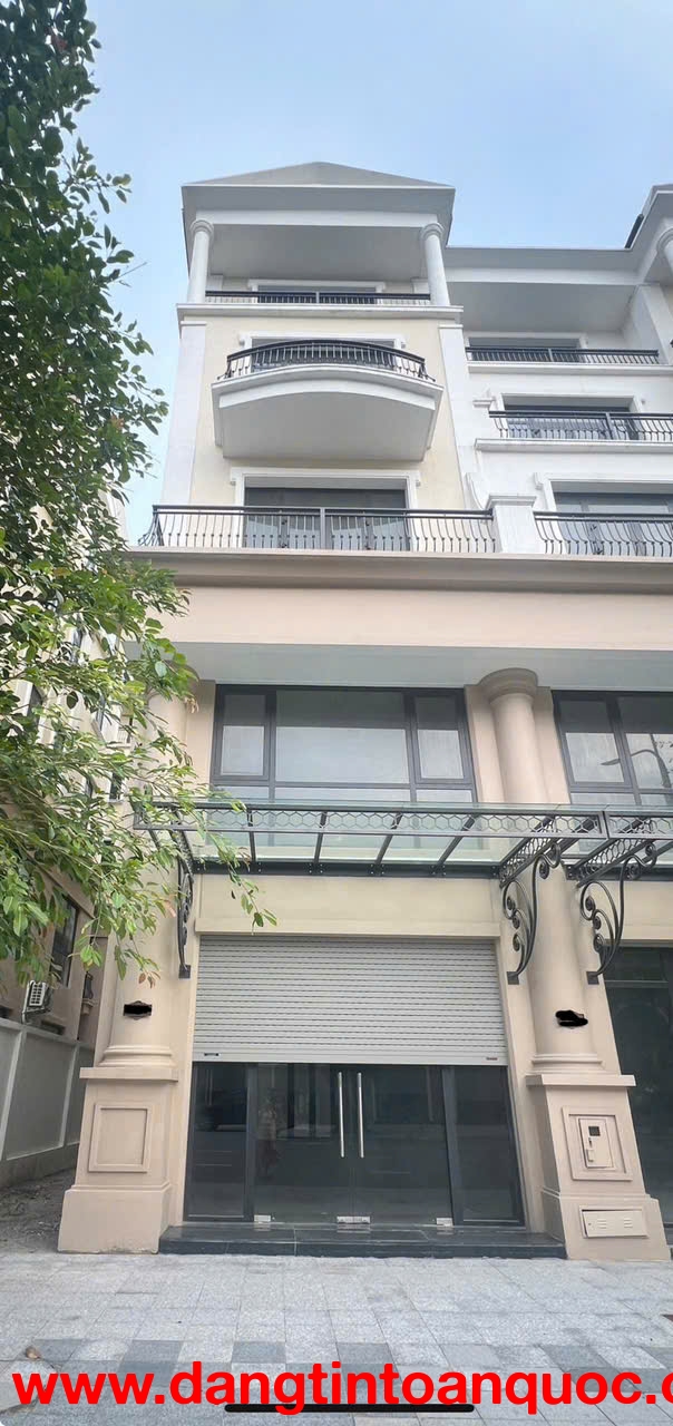 Gia đình cần bán liền kề xẻ khe đường đại dương 30m dự án Vinhome ocean park 2