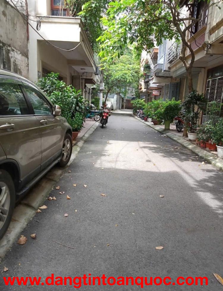 Cho thuê nhà ngõ 230 Lạc Trung, 35m² x 5.5  tầng 4PN, 5 WC, 17 triệu