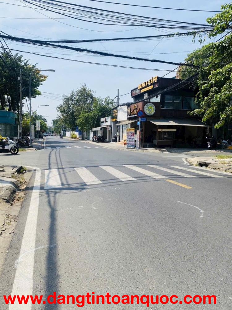 Bán Khuôn đất xây villa DT:319.2m2, rẻ nhất Nguyễn Văn Hưởng - Thảo Điền Quận 2.