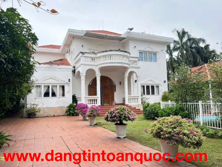 cần tiền ban can Biệt thự compound Thảo Điền -  tại Q2   -Diệntích: 1.050m² - 200 tỷ