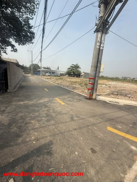 Bán đất 5x21m giá 3,7 tỷ Đường 6m Bà Điểm 5