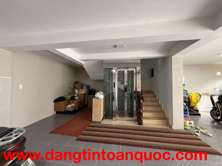 Bán nhà mặt phố đường số 23, Hiệp Bình Chánh, Thủ Đức, TP HCM. DT 128 m2, 4 tầng. Giá  16.9 tỷ.