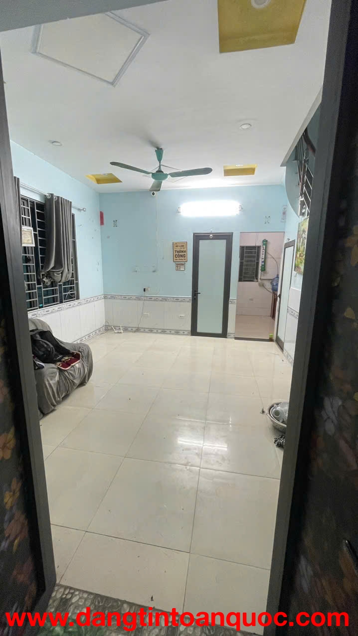 Cho thuê nhà ngõ Nguyễn Khoái 50m2*3 tầng 3pn, 2vs, 9 Triệu vào ngay
