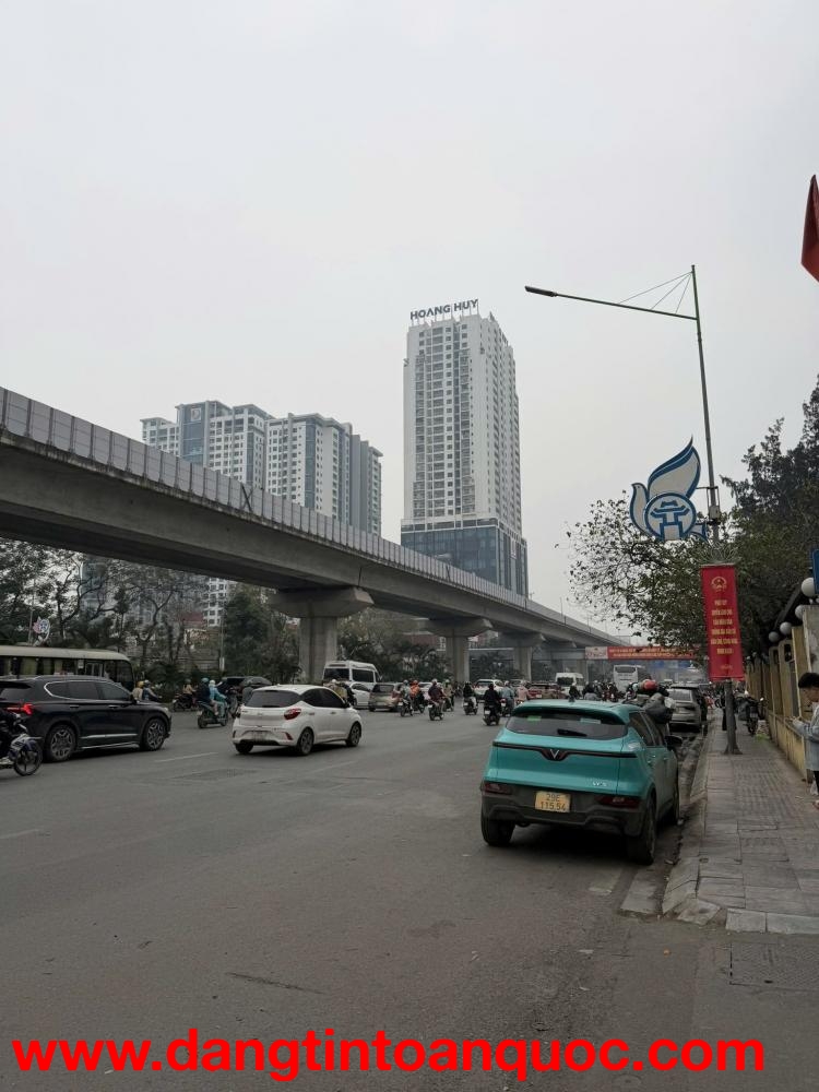 BÁN NHÀ 6 TẦNG - Kinh doanh tốt - 2 mặt phố - Ô tô tránh - Có thang máy - Đầy đủ đồ dùng