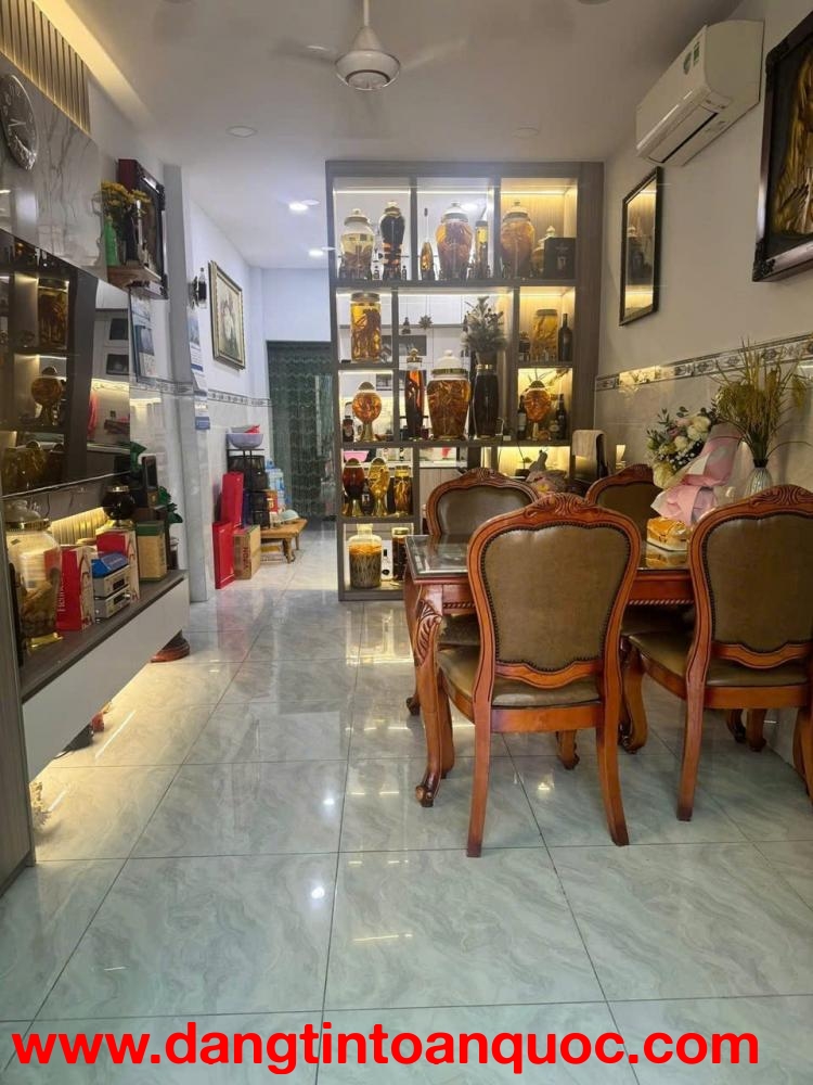 NHÀ ĐẸP – GIÁ TỐT –CHÍNH CHỦ CẦN BÁN CĂN NHÀ 2 MẶT TIỀN TẠI Xã Trung Chánh, Hóc Môn cũ, TPHCM