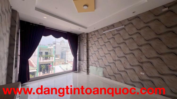 PHÒNG BAN CÔNG FULL KÍNH – GẦN IUH  - GÒ VẤP, TP HCM