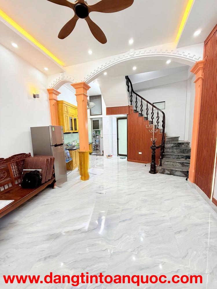 Bán Nhà Phương Mai 33m2.  5 tầng. mặt tiền 4m. giá 9.168 Tỷ Đống Đa Hà Nội