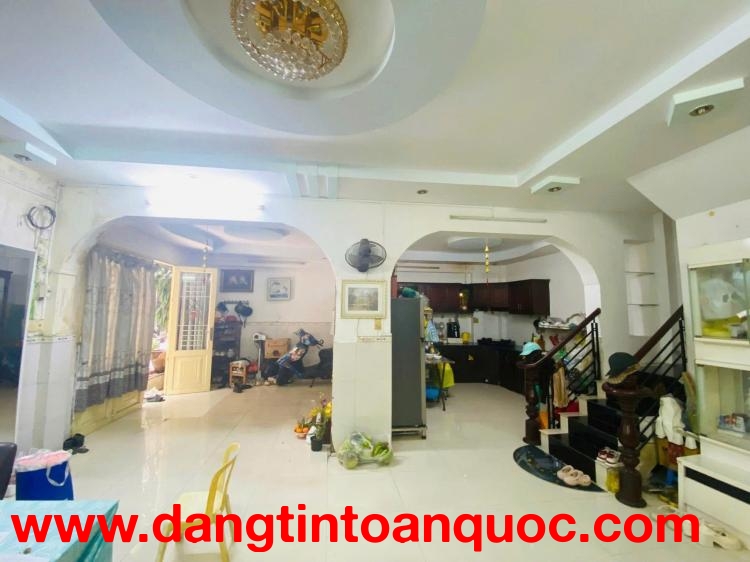 Bán nhà Hẻm 4m Đoàn Văn Bơ - gần Hoàng Diệu vào, 9,3x8m 3 Tầng - 4 PN, chỉ 9,8 tỷ,