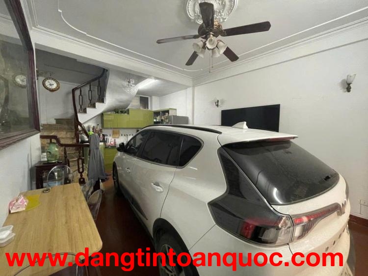 Bán nhà Nguyễn Lương Bằng, Đống Đa, ô tô vào nhà, ngõ nông, 40m, 5 tầng, 14 tỷ