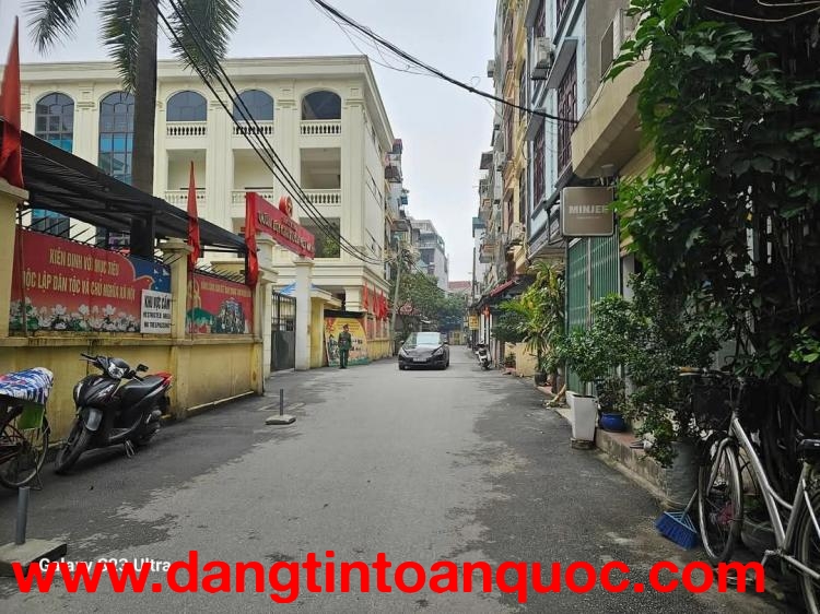 Lạc Long Quân – Bán nhà 5T 45/60m² MT 3.8m – Giá chào 18 Tỷ