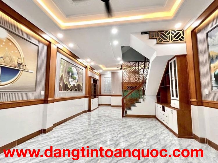 Bán nhà 2 Tầng,SHR đường xe hơi,2 MẶT TIỀN HẺM,gần chợ Bến Gỗ