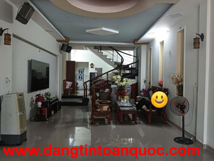 ► MT Phú Thạnh sát gần Nguyễn Sinh Sắc, 100m2, 3 tầng cứng, 5PN, 7.x tỷ