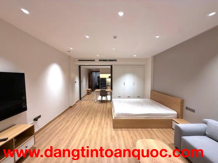 Hiếm, Bán nhà Linh Lang Phan Kế Bính, ô tô vào nhà, 70m 9 tầng thang máy, chỉ 40.6 tỷ