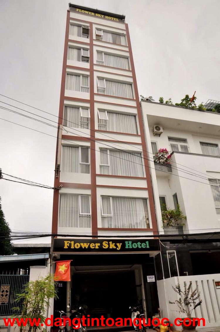 GIẢM MẠNH 2TY CHO CĂN KHÁCH SẠN CÁCH BIỂN CHỈ 200M GẦN CHỢ KHU TRUNG TÂM PHÍA BẮC NHA TRANG