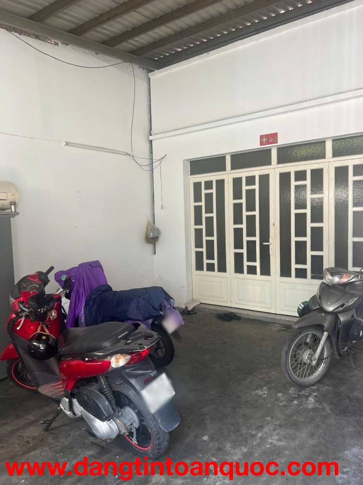 Bán nhà Cấp 4, nở hậu DT lớn 182m2 hẻm thông đường Chánh Hưng P.Chánh Hưng. Giá 9.5 tỷ TL