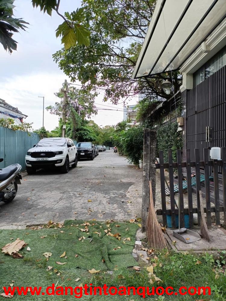 Cho thuê đất diện tích lớn – Phù hợp làm kho bãi, sân thể thao hoặc cà phê sân vườn