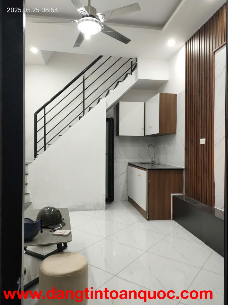 Bán gấp giá rẻ nhà Văn Chương 15m, 4 tầng, mặt tiền 2.8m, 3 tỷ Đống Đa.
????