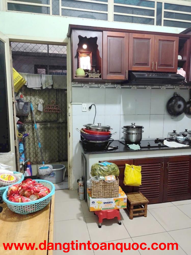 Nhà 4 tầng mặt tiền đường Tám Danh P.Chánh Hưng . Giá: 11 tỷ