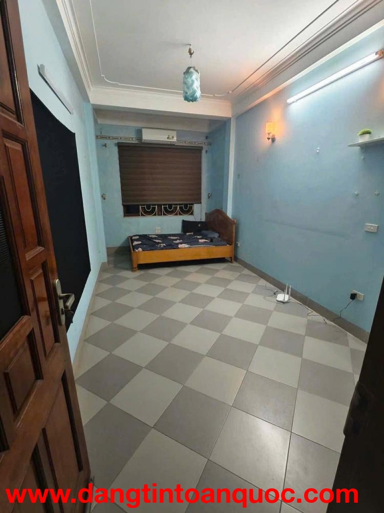 Cho thuê nhà ngõ Minh Khai 50 m2*4 tầng làm Vp cty kết hợp ở gđ, nhóm -Giá 15 triệu