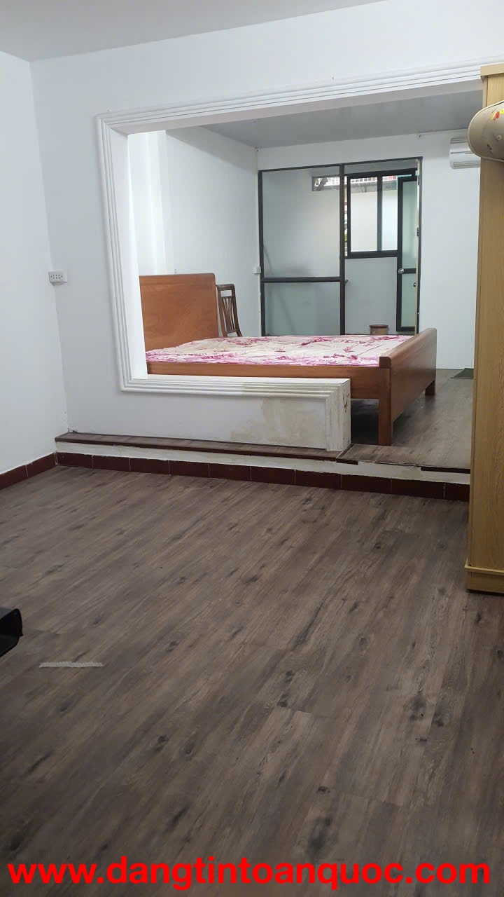 Cho thuê căn hộ tập thể tầng 3 Giải Phóng 37m2 - 5tr3 full đồ