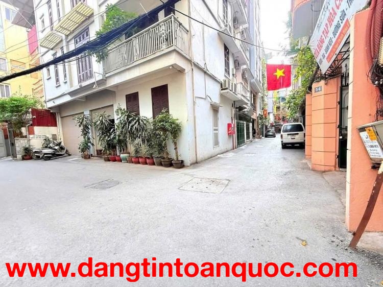 Bán nhà Hoàng Cầu, Đống Đa, dân xây, ô tô đỗ cửa, gần phố, 33m, 5 tầng, mt 4m, 12 tỷ