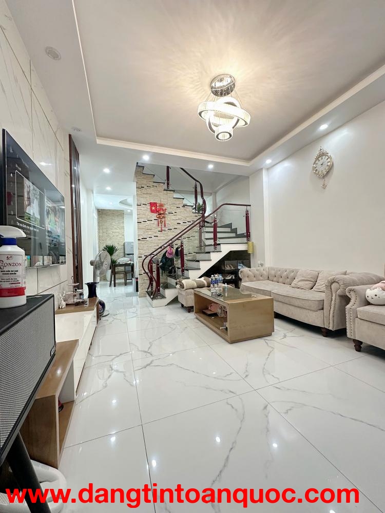 NHÀ ĐẸP 3 TẦNG – NGÕ Ô TÔ – GẦN VĂN CAO, LÊ HỒNG PHONG