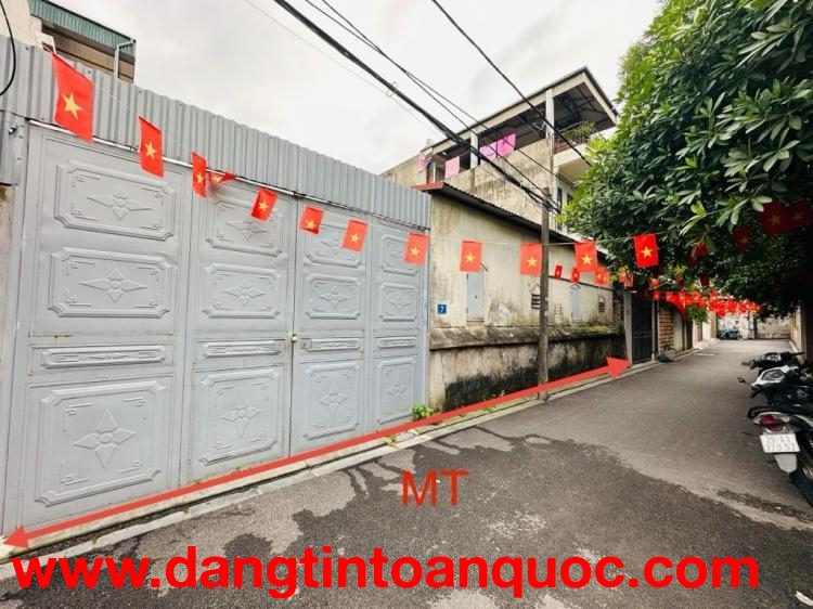 Bán nhà C4 Ngọc Thuỵ 200m x 15m vuông đẹp, ngõ oto tải, giá rẻ nhất khu vực.