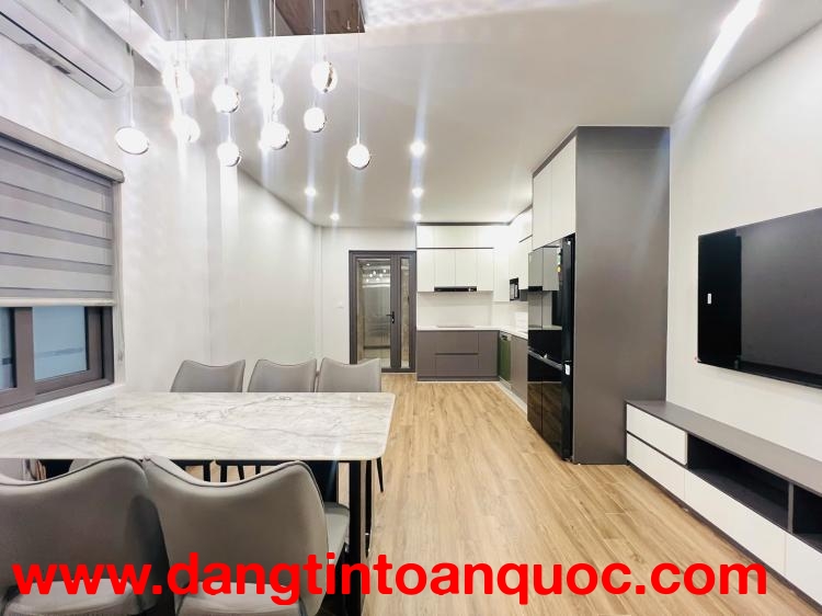 Bán Nhà  Kim Mã 38m2. 6 tầng. mặt tiền 4m. giá 16.5 Tỷ Ba Đình Hà Nội