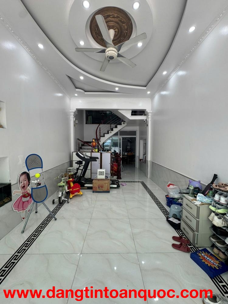 Bán nhà 4 tầng 52m2 lô 22 Lê Hồng Phong, Ngô Quyền - Giá: 8,x tỷ