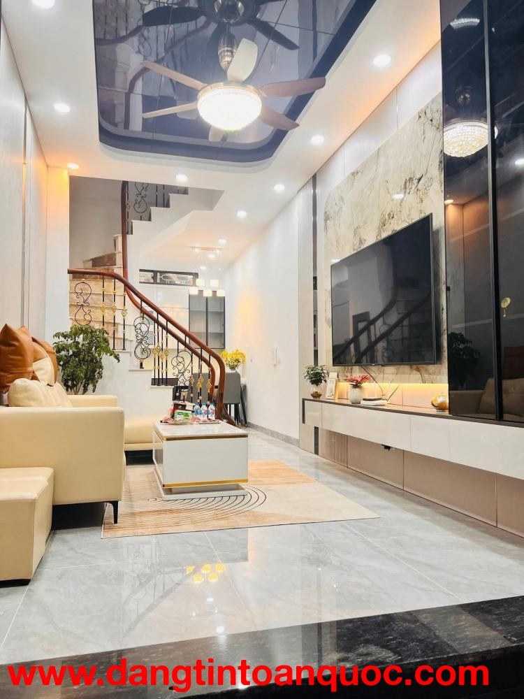 Bán nhà 6 tầng thang máy phố Nguyễn Phúc Lai, Đống Đa, chỉ việc vào ở, 42m, 12 tỷ