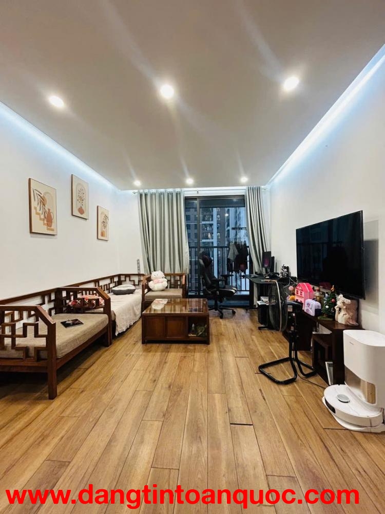 PHÁO ĐÀI LÁNG – 70M² – 5 TẦNG – MT 6M – 18.5 TỶ
LÔ GÓC – Ô TÔ 10M – Ô CHỜ THANG MÁY – NHÀ DÂN XÂY CỰ