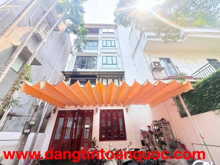 Bán Biệt thự sân vườn cạnh Hồ Tây 5Tầng 95m² MT 5.5m – Giá chào 46 Tỷ