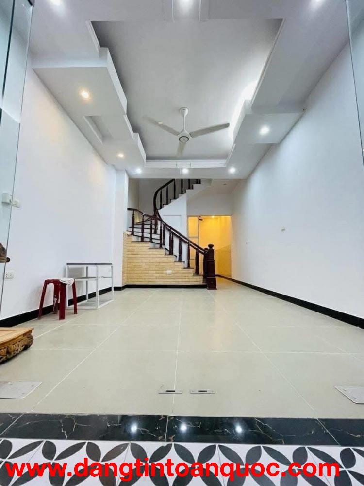 Bán nhà phố Trích Sài 30m2 6tầng mặt tiền 3.8m 7.9 tỷ gần Hồ Tây