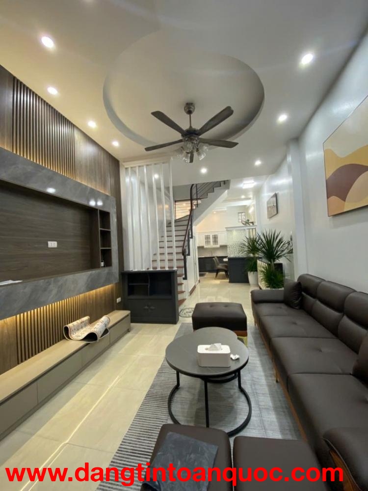 CĂN HIẾM KHU VỰC BỒ ĐỀ – 5 PN x 40m² × 5 tầng.