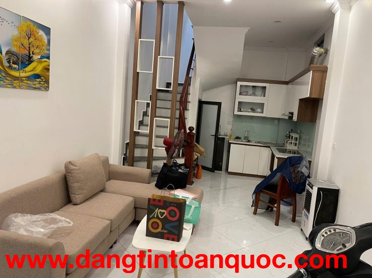 CC cần cho thuê nhà nguyên căn ngõ 96 Đại  Từ, 35m2 x 5 tầng, 3 ngủ khép kín, 12 triệu/th