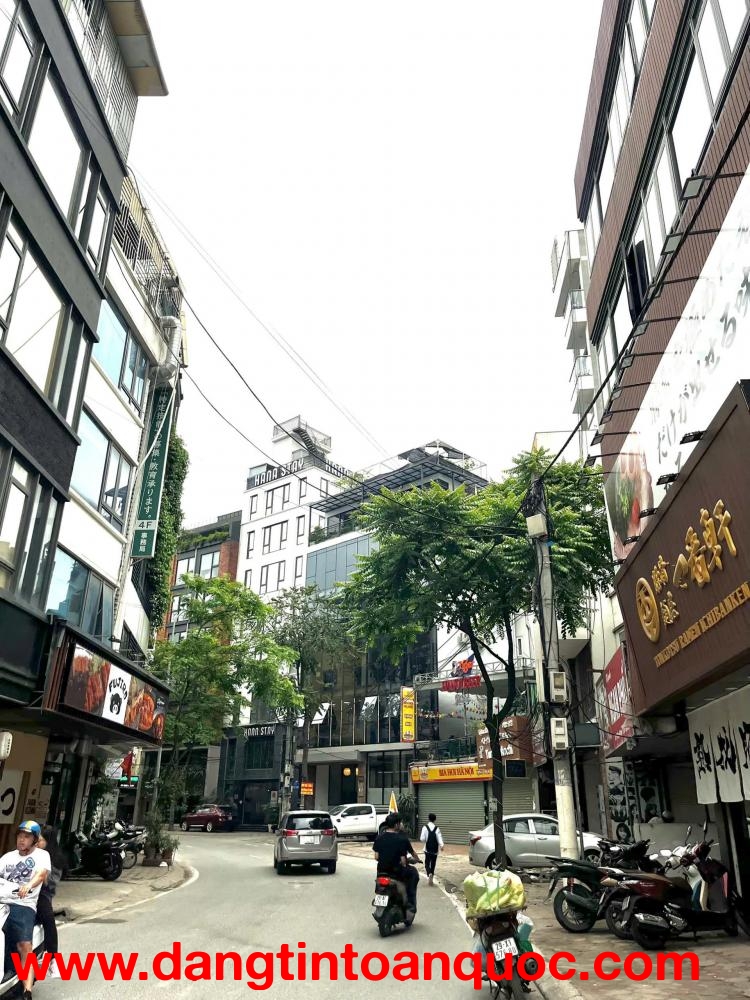 Hiếm, Bán nhà mặt phố Phan Kế Bính, kinh doanh, 40m 7 tầng thang máy