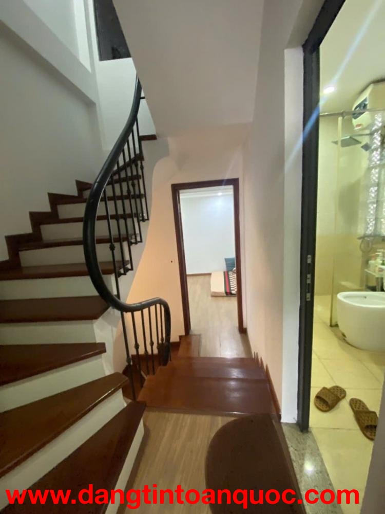 BÁN NHÀ NGỌC LÂM – MẶT HỒ TAI TRÂU – 5 TẦNG KINH DOANH – FULL NỘI THẤT