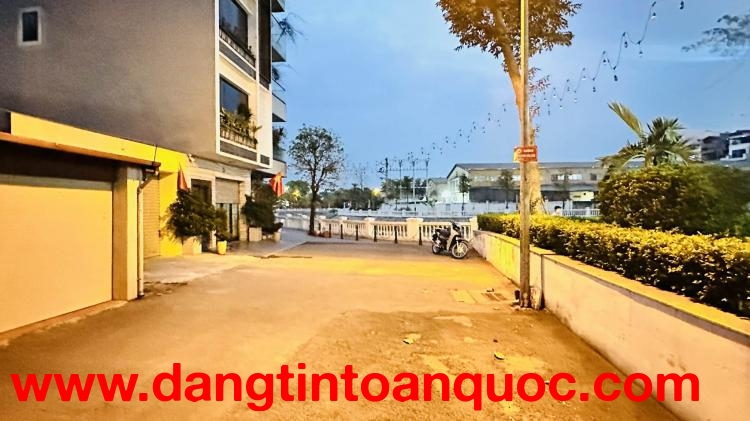 nhà đẹp, phân lô Lâm Hạ, ôtô tránh, gara 7 chỗ, thang máy, full nội thất