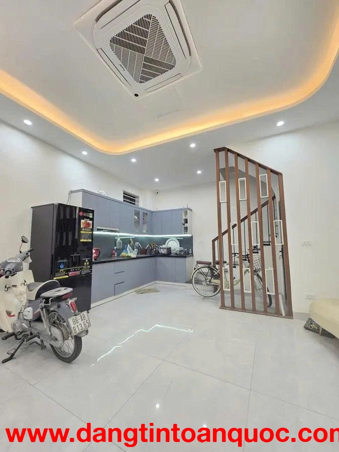 BÁN NHÀ CẦU AM - HÀ ĐÔNG  LÔ GÓC - NGÕ THÔNG - NHÀ ĐẸP Ở NGAY - 36m² - 5 Tầng - 9.x Tỷ