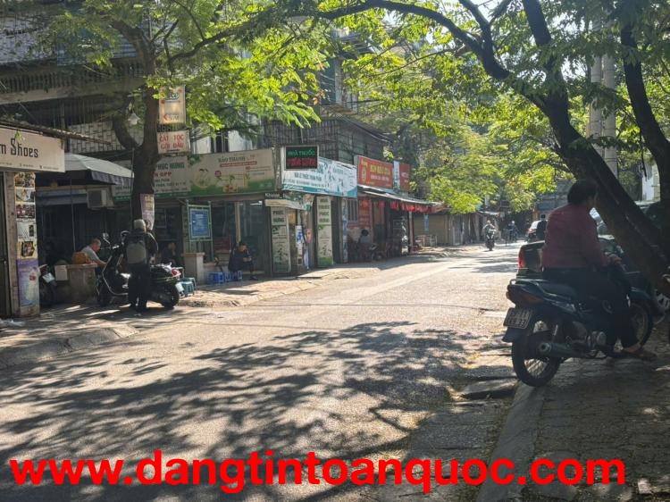 CHÍNH CHỦ bán nhà lô góc, 3 tầng -  Trung tâm Đống Đa, phố Đặng Văn Ngữ - Full nội thất