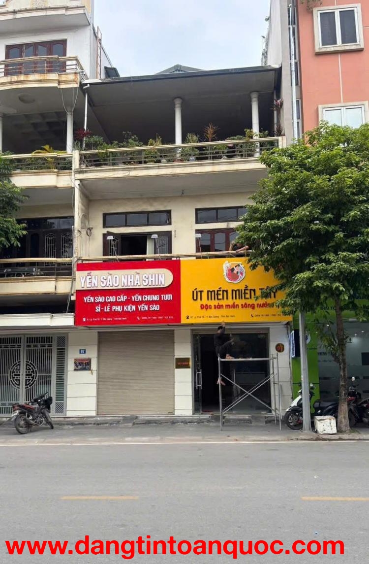 SANG NHƯỢNG CỬA HÀNG MẶT TIỀN ĐẸP – TRUNG TÂM BẮC GIANG