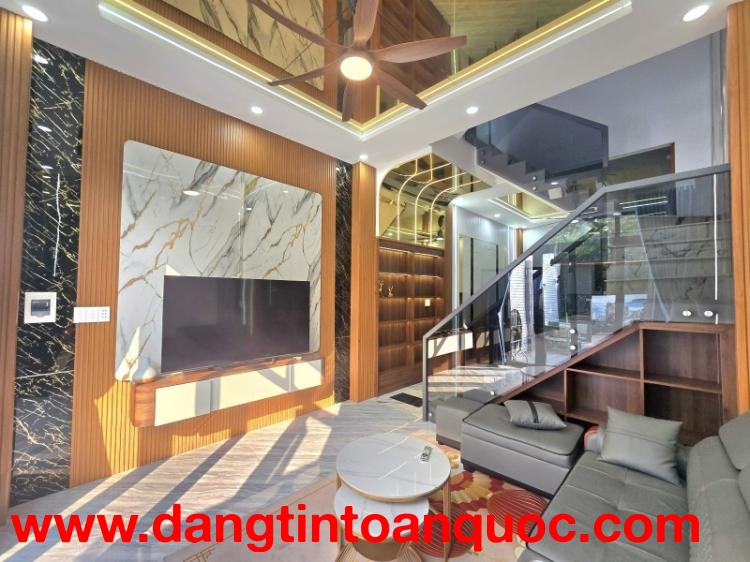 Bán nhà  Tỉnh lộ 43, Tam Bình, Thủ Đức, TP HCM. DT 70m2, 4PN, SH, 6.1 tỷ - 0933125879