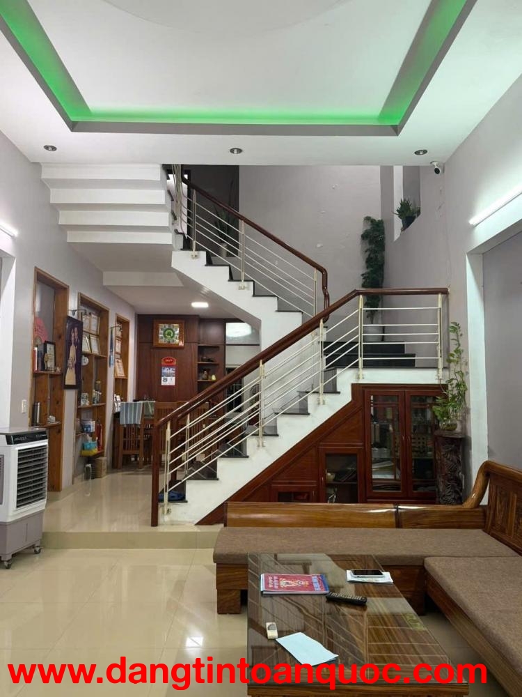 Bán nhà lô góc kiệt ô tô Nguyễn Văn Thoại Sơn Trà Đà Nẵng, DT 136m2, 4 tầng + 11 phòng trọ, giá 26 t