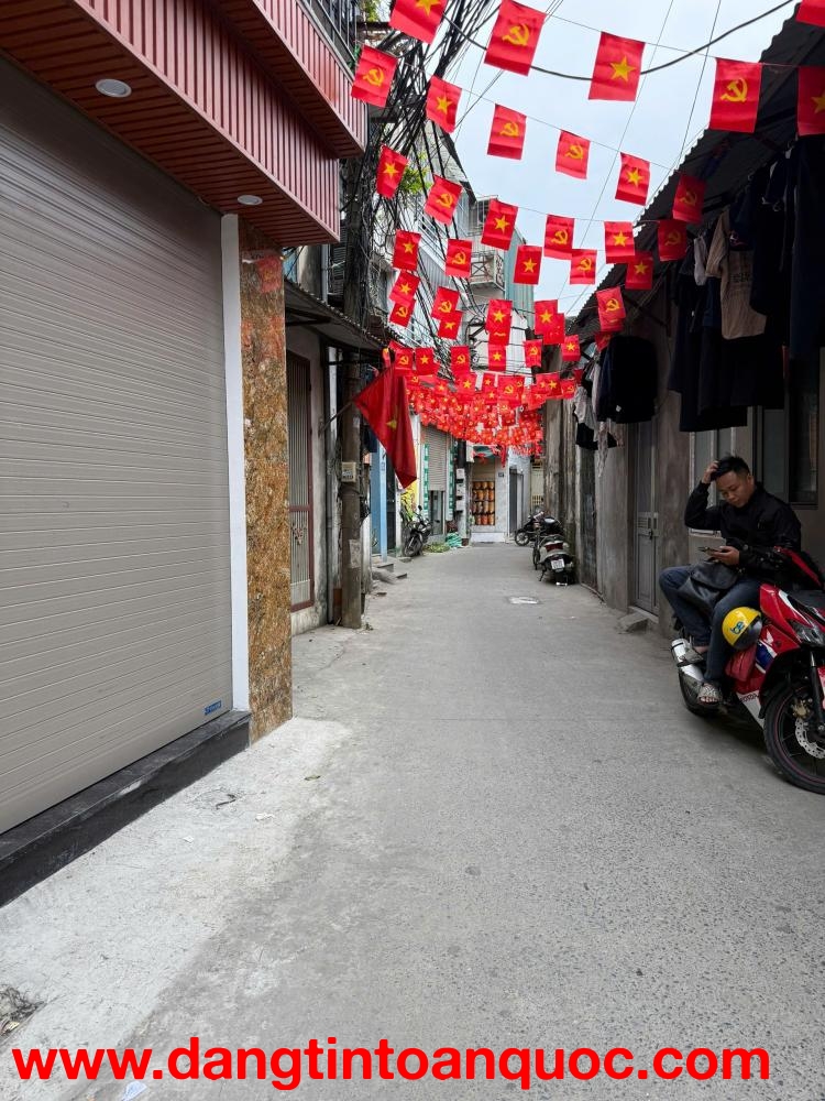 Nhỉnh 4.x tỷ 30m2 4 tầng 2 ngủ thoáng vĩnh viễn. Vĩnh Hưng Hoàng Mai